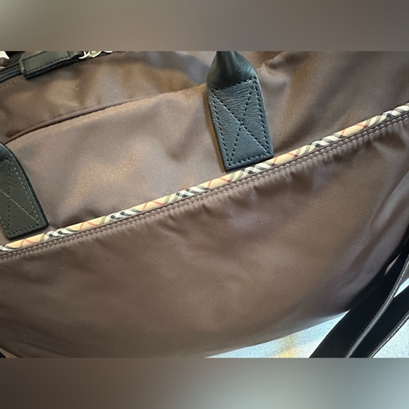 Burberry Golf Brown Nylon Duffle Bag with Nova Check Accents - Picture 5 of 11